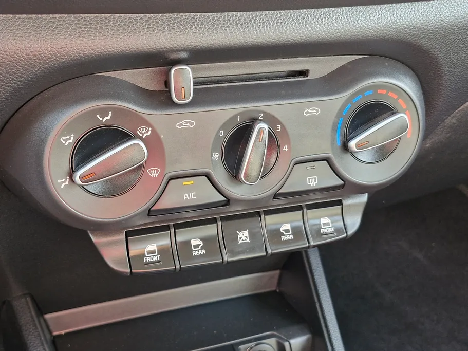 2022 Kia Pegas GL 