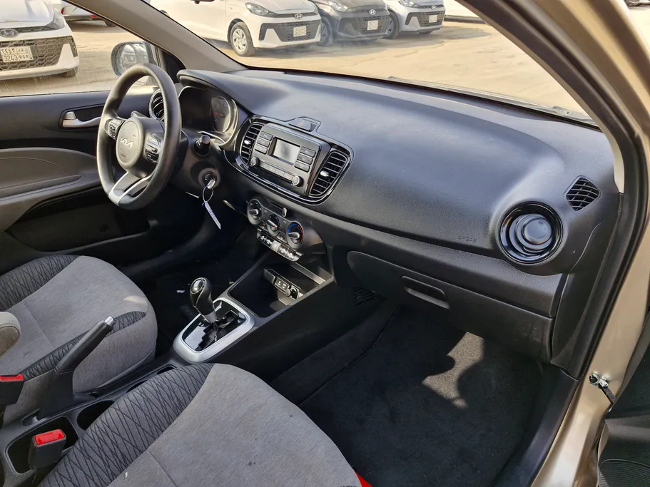 2022 Kia Pegas GL 