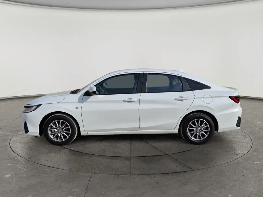 2024 Toyota Yaris  Y 