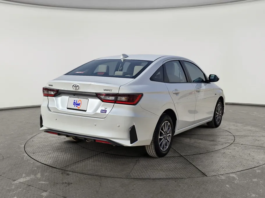 2024 Toyota Yaris  Y 