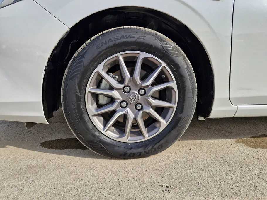 2024 Toyota Yaris  Y 