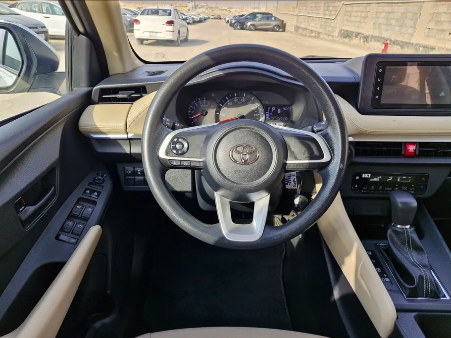 2024 Toyota Yaris  Y 