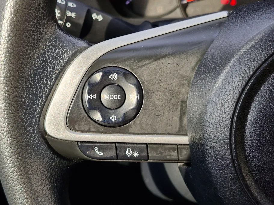 2024 Toyota Yaris  Y 