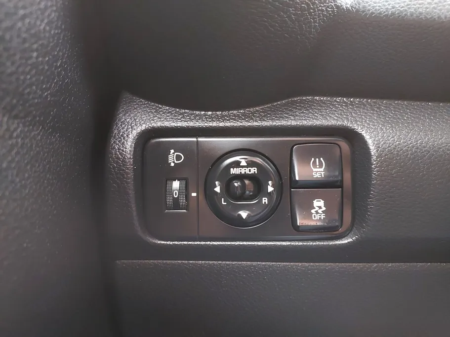 2025 Kia Pegas LX 