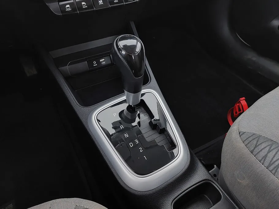 2025 Kia Pegas LX 