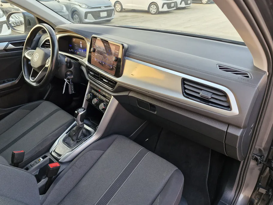 2024 Volkswagen T Roc Life 