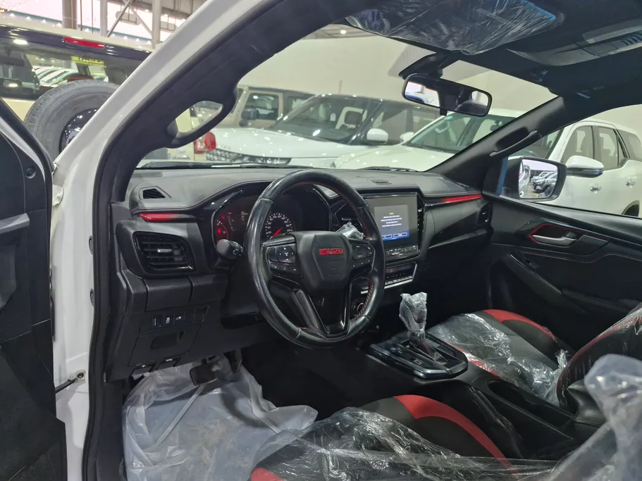 ايسوزو دي ماكس GT 2023 
