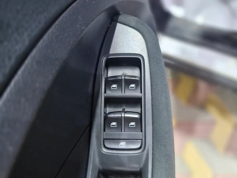 2023 MG ZS STD 