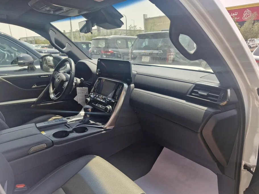 2025 Lexus LX 600 BB Elite 