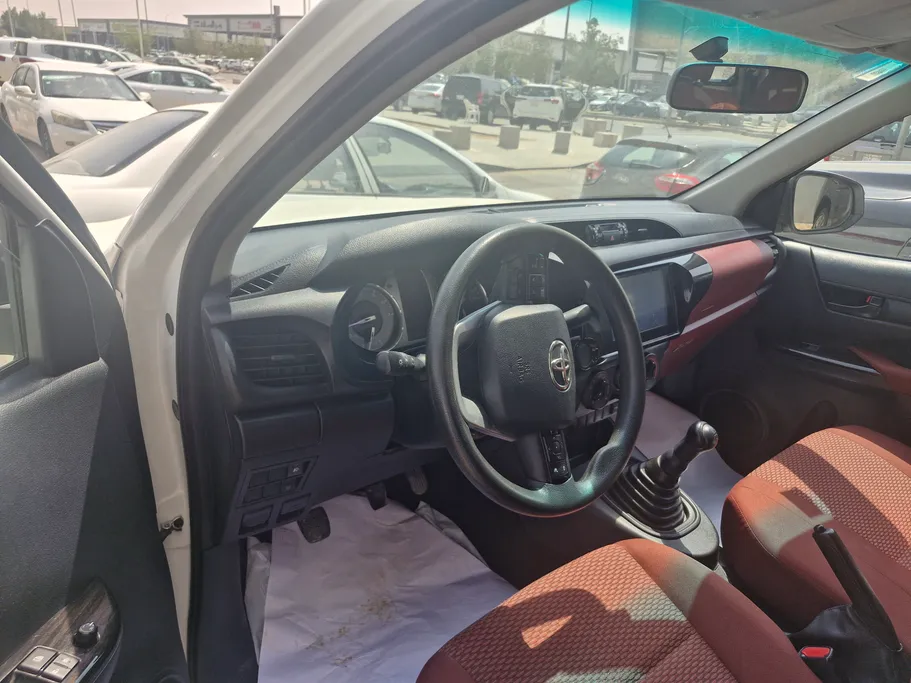 2024 Toyota Hilux GLX 