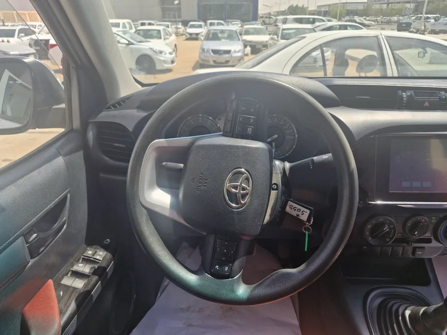 2024 Toyota Hilux GLX 