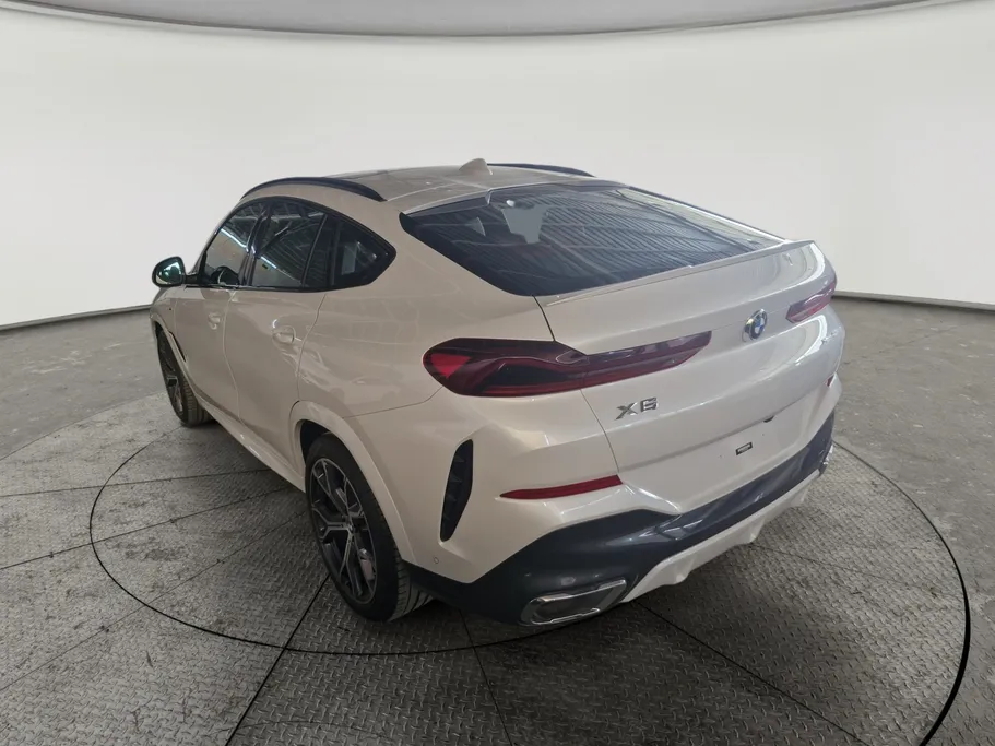 2022 BMW X Series 6 xDrive 40i 