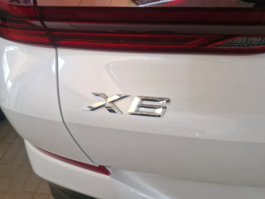2022 BMW X Series 6 xDrive 40i 