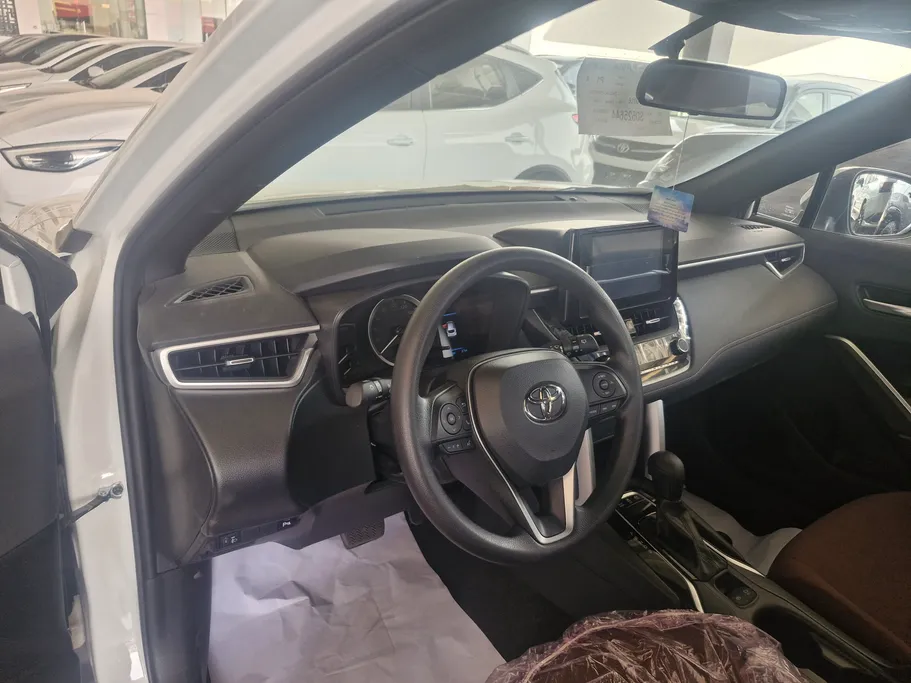 2025 Toyota Corolla Cross XLE HEV 
