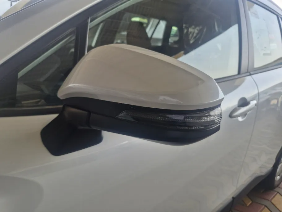 2025 Toyota Corolla Cross XLE HEV 