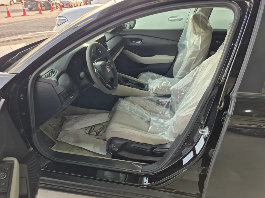 هوندا اكورد LX 2025 