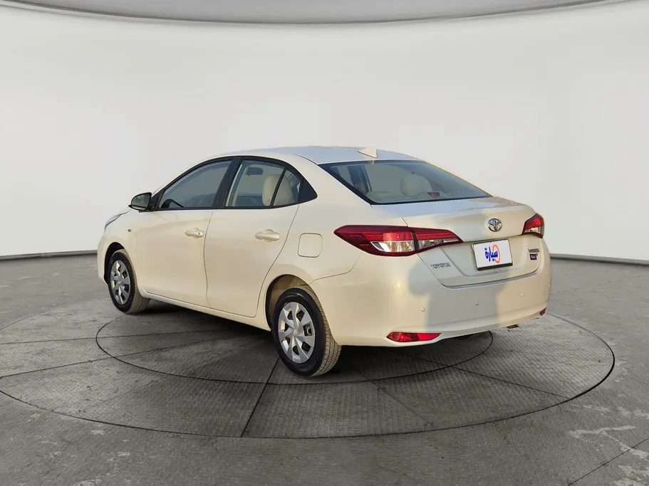 2022 Toyota Yaris  Y 