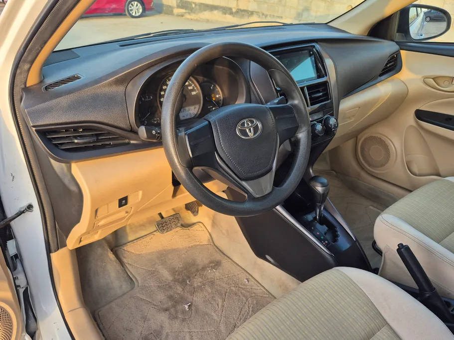 2022 Toyota Yaris  Y 