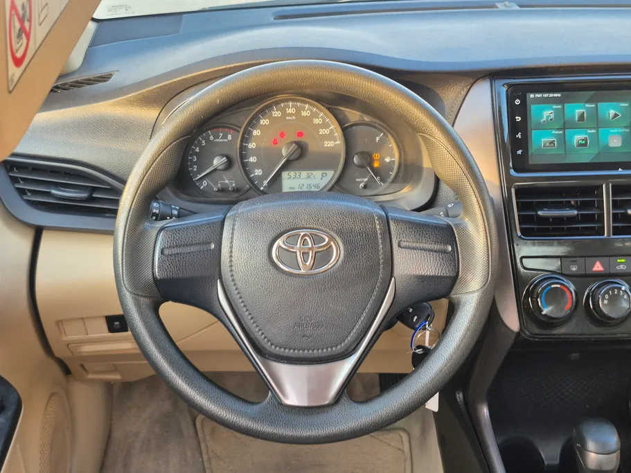 2022 Toyota Yaris  Y 