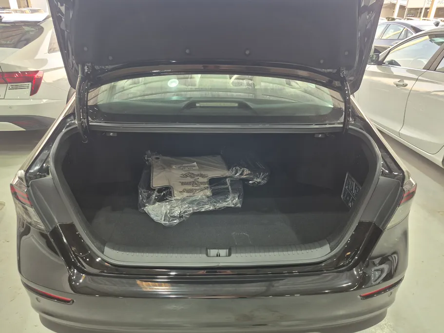 هوندا اكورد LX 2025 