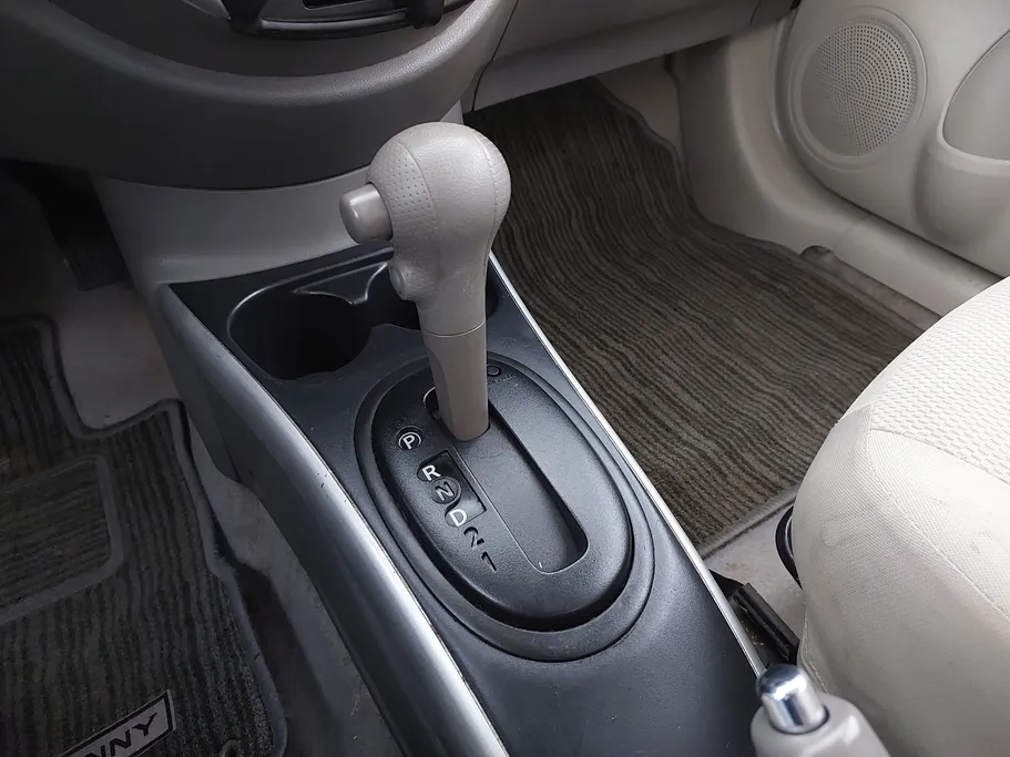 2023 Nissan Sunny SV Comfort 