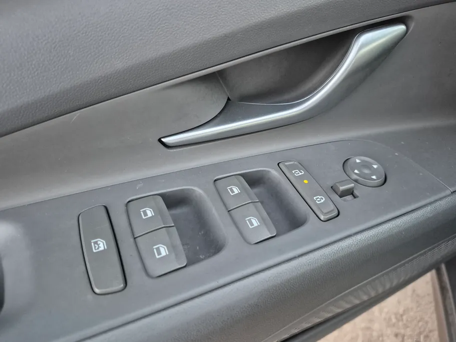 2025 Hyundai Elantra Fleet 