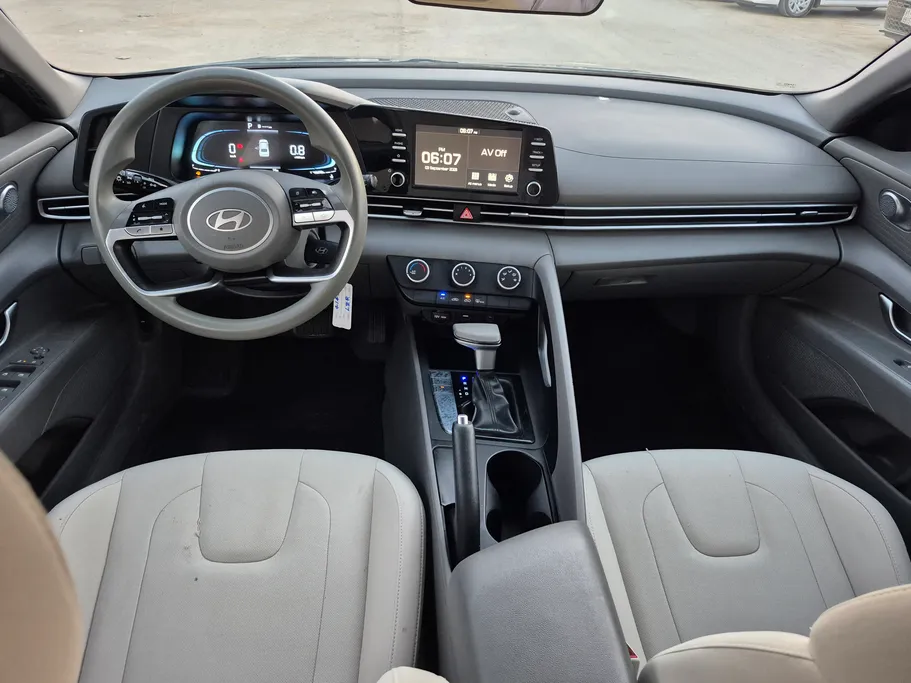 2025 Hyundai Elantra Fleet 