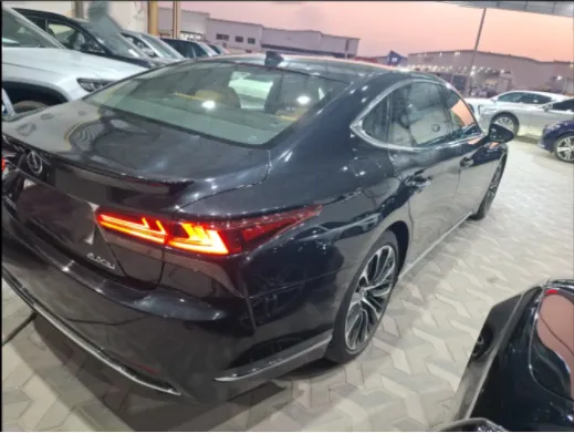 لكزس LS 500 BH Hybrid 2022 