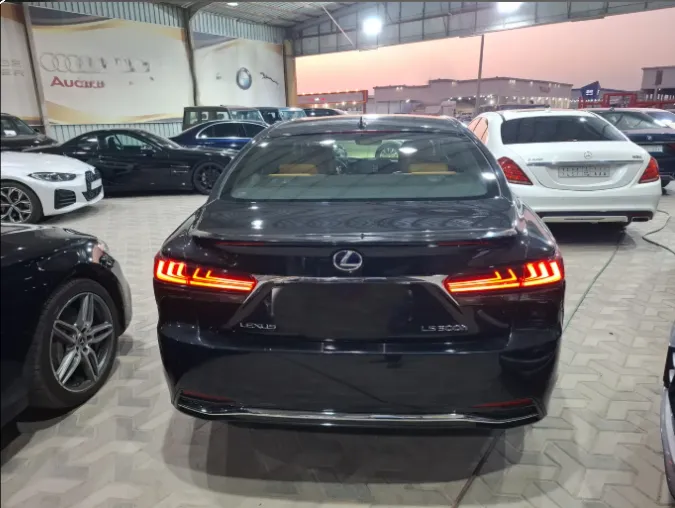 لكزس LS 500 BH Hybrid 2022 
