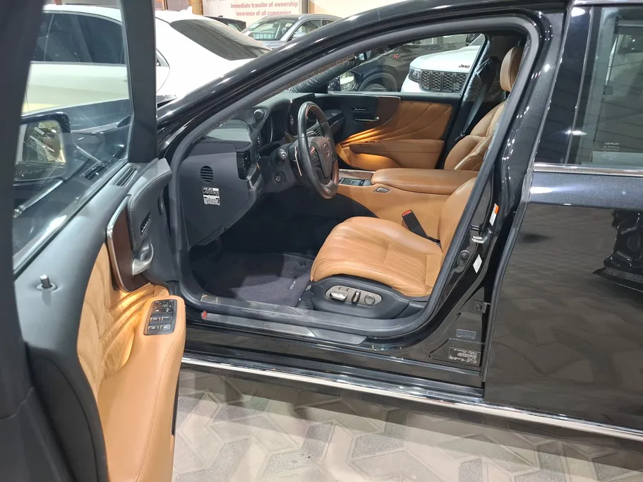 لكزس LS 500 BH Hybrid 2022 