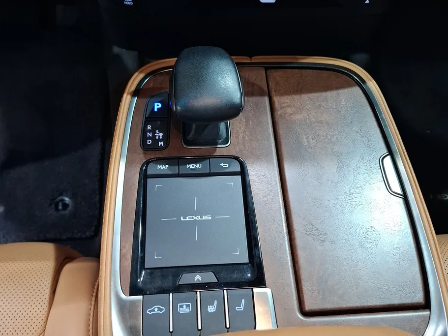 لكزس LS 500 BH Hybrid 2022 