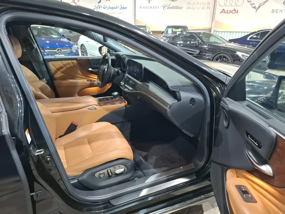 لكزس LS 500 BH Hybrid 2022 