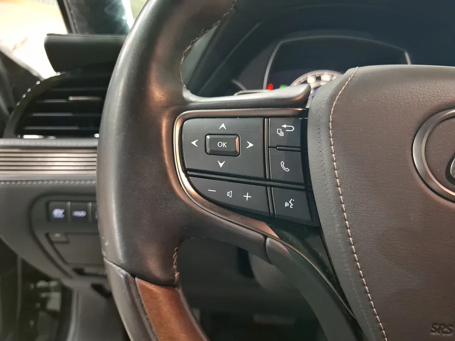 لكزس LS 500 BH Hybrid 2022 
