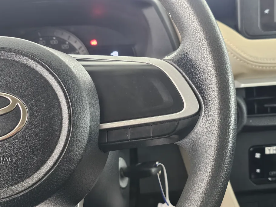 2024 Toyota Yaris  Y 