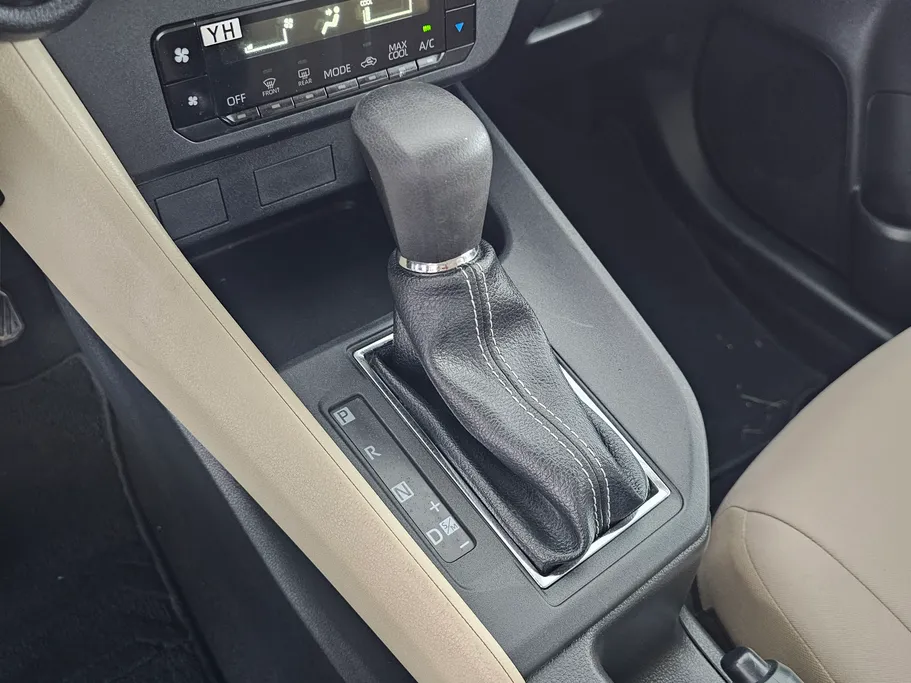 2024 Toyota Yaris  Y 