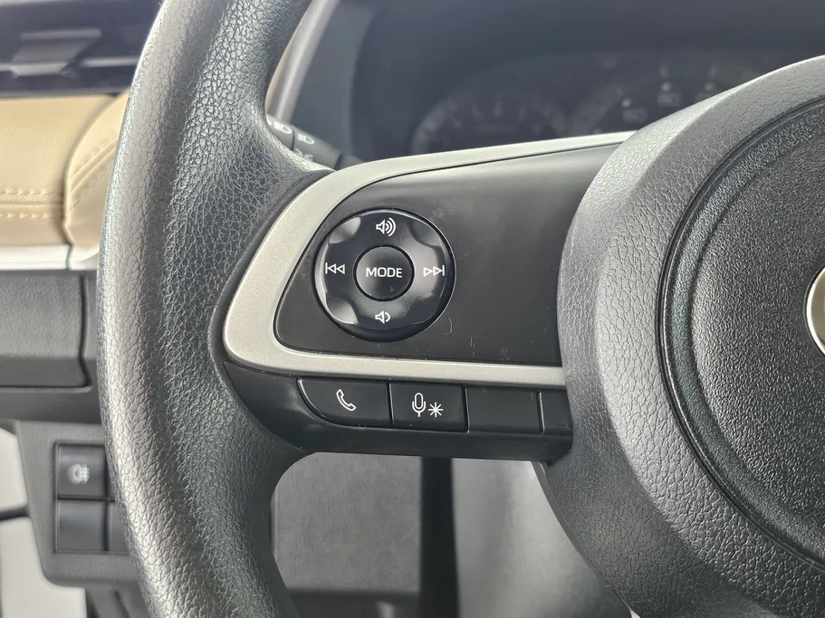 2024 Toyota Yaris  Y 