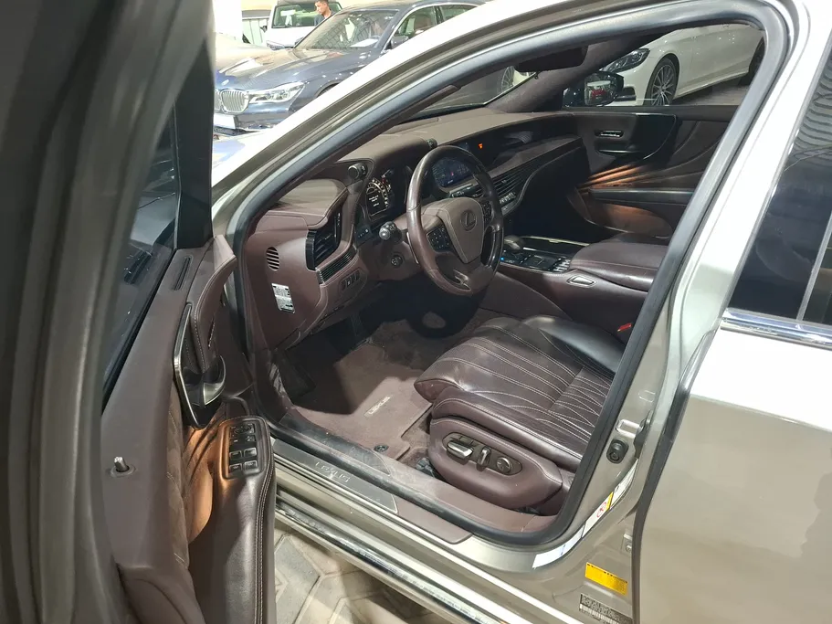 2018 Lexus LS 500 