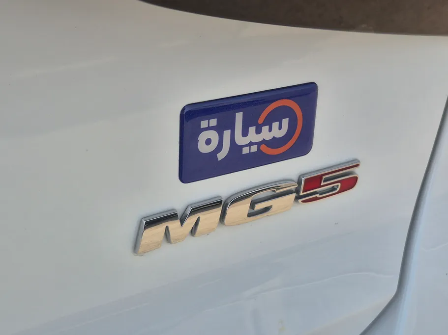 ام جي 5 ستاندر الشكل الجديد 2025 