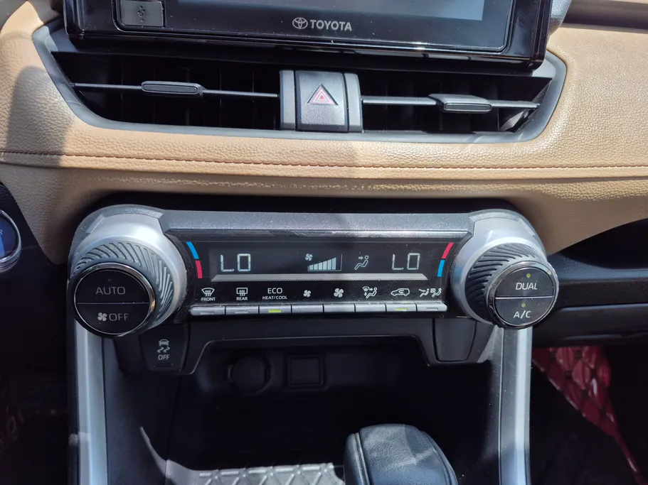 2021 تويوتا RAV4 LE HEV 