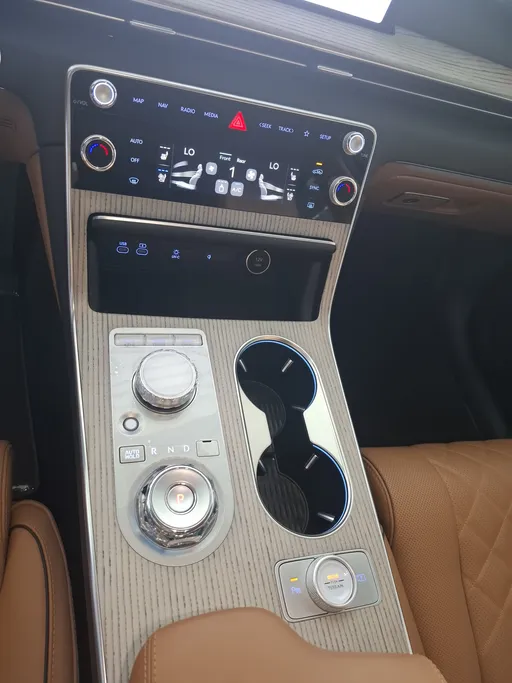 2025 Genesis GV80 Royal 