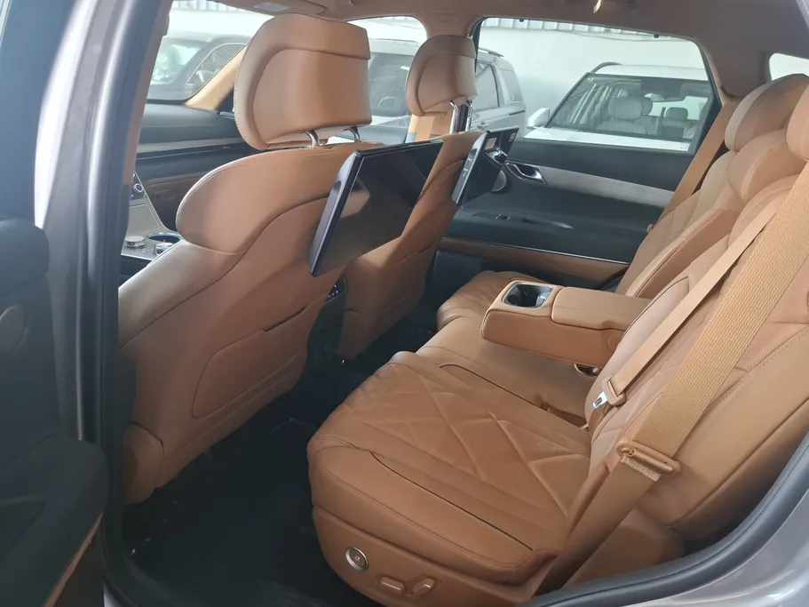 2025 Genesis GV80 Royal 