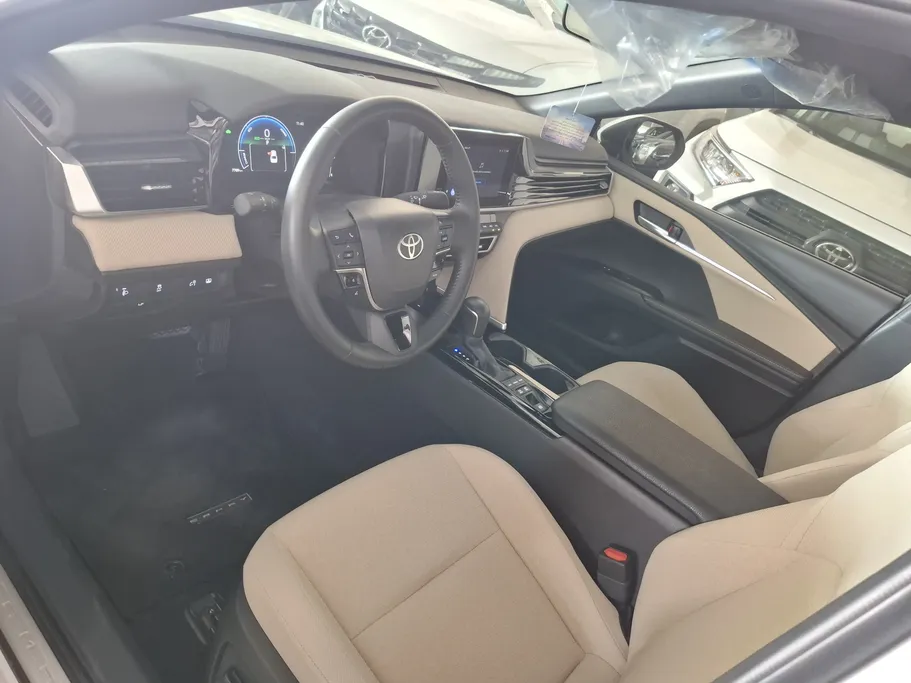 2025 Toyota Camry  LE HEV 