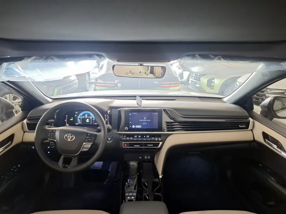 2025 Toyota Camry  LE HEV 