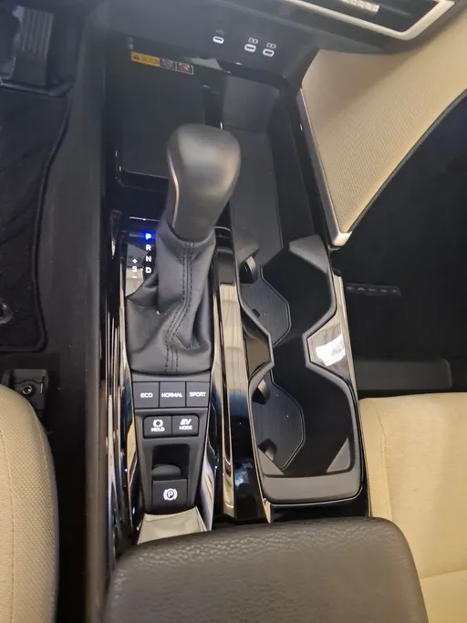 2025 Toyota Camry  LE HEV 