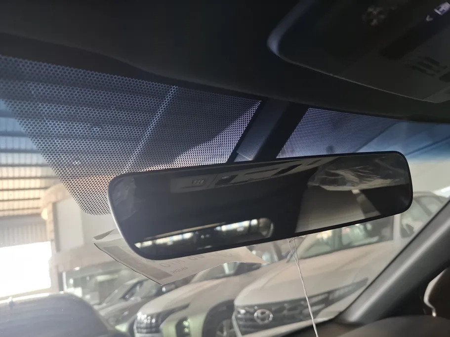 2025 Toyota Camry  LE HEV 