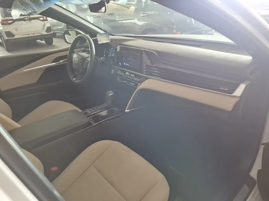2025 Toyota Camry  LE HEV 