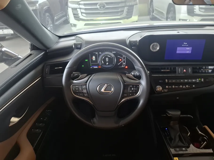 2025 Lexus ES 300 H 