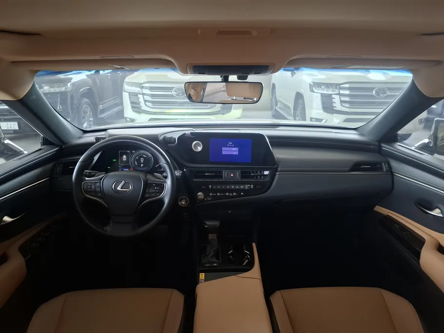 2025 Lexus ES 300 H 