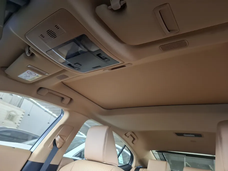 2025 Lexus ES 300 H 