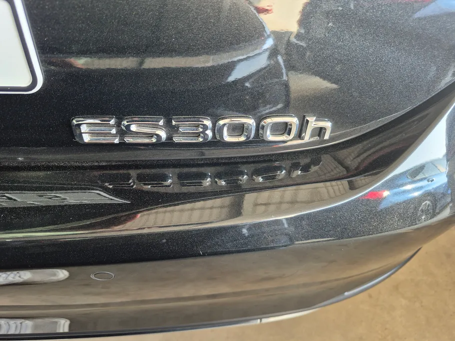 2025 Lexus ES 300 H 